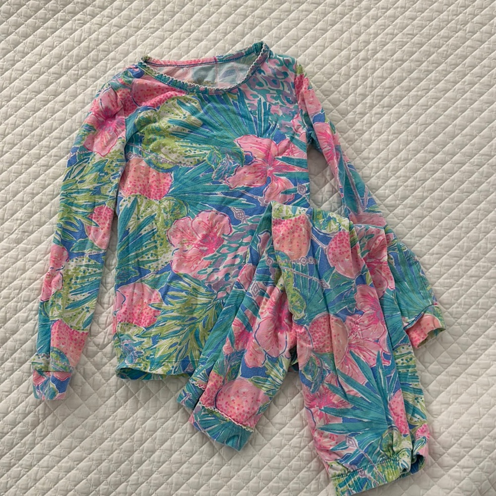 Lilly Pulitzer Girls Pajamas snug fit Sammy